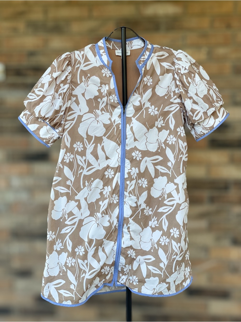 Entro Medium Floral Puff Sleeve Shift Dress Taupe White Blue 100% Cotton